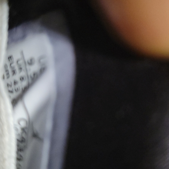 Athletic_Shoes